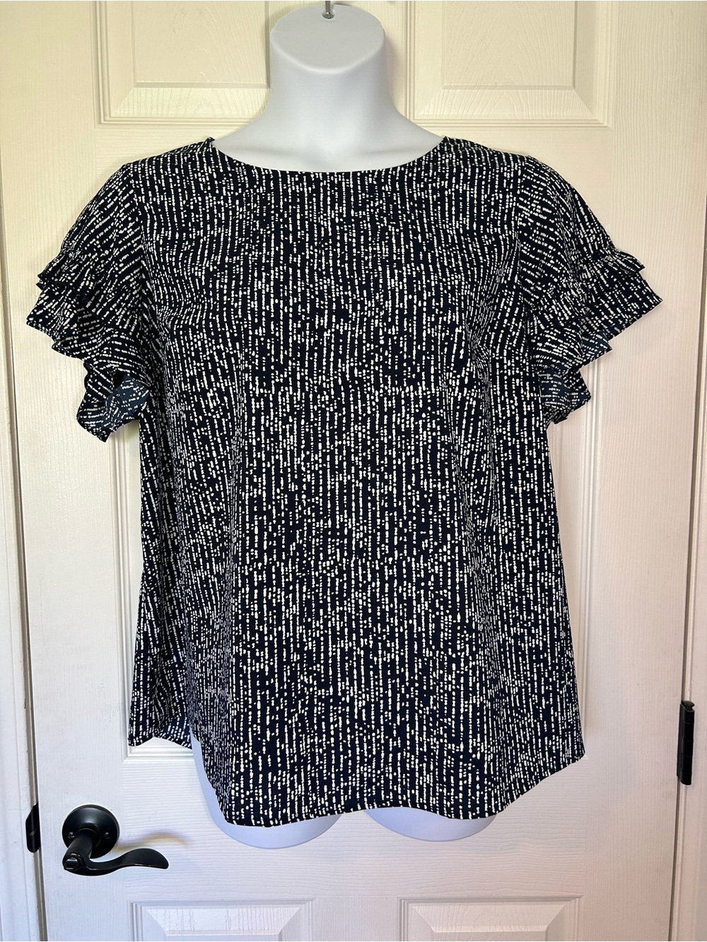Lane Bryant Size 16 Navy White Abstract Print Double Flutter Sleeve Blouse